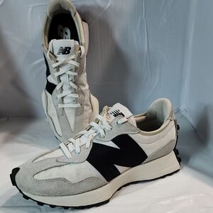 New Balance 327 Casual Sneakers Women SZ 8.5 / Men SZ 7
